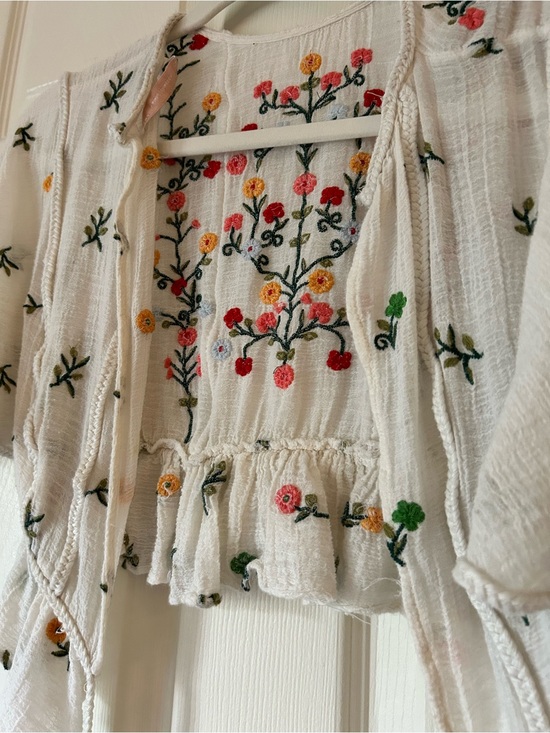 Zara Tops - Zara Cream Embroidered Tie Front Cropped Cardigan Floral Kimono Blouse Size S